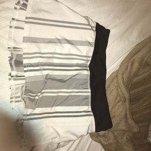 lululemon skirt grey/white stripes